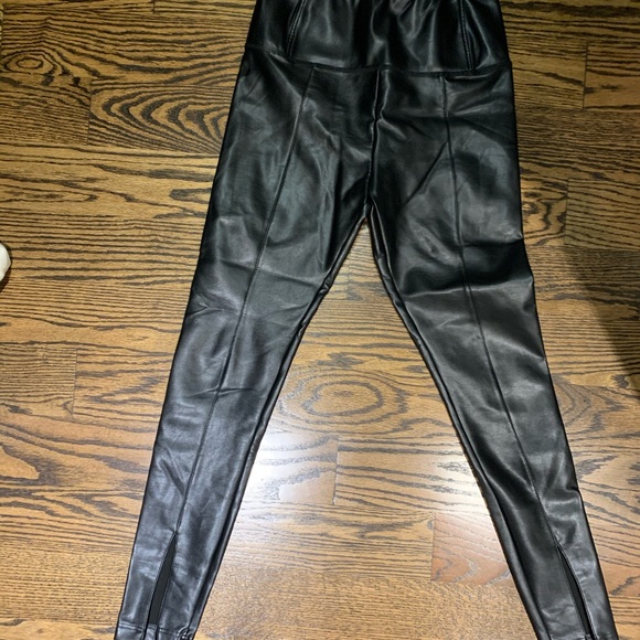 Pleather Slit Black Leggings - Picture 5 of 6